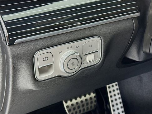 Used 2025 Mercedes-Benz GLE 350 4MATIC image 11