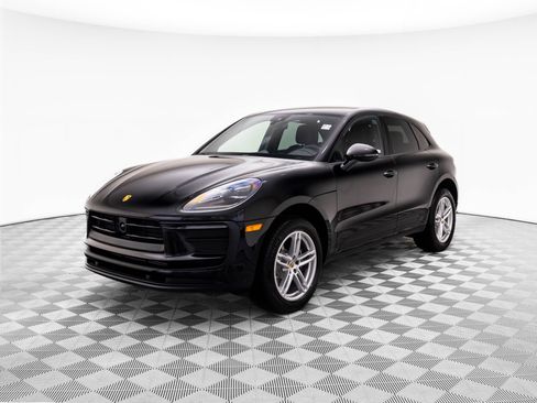 Certified 2025 Porsche Macan AWD/4WD image 1