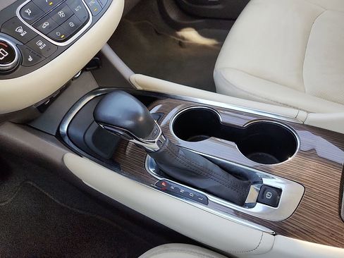 Used 2024 Chevrolet Malibu LT FWD image 12