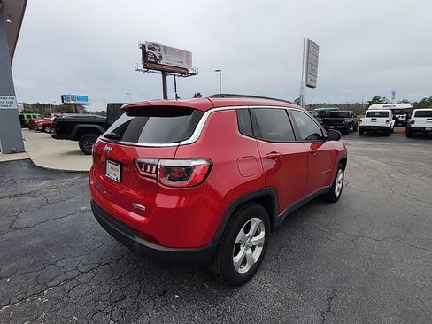 Certified 2018 Jeep Compass Latitude image 15