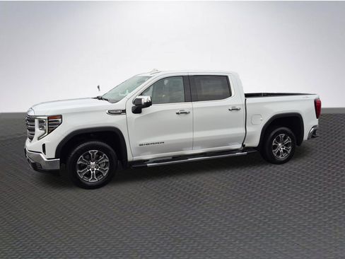 Used 2023 GMC Sierra 1500 SLT w/ SLT Convenience Package AWD/4WD image 2