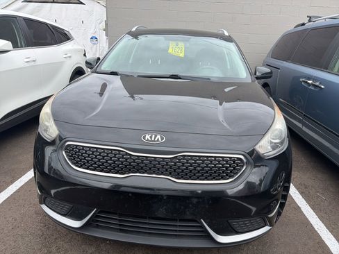 Used 2018 Kia Niro LX FWD image 2