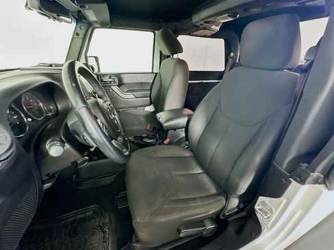 Used 2015 Jeep Wrangler Sport image 13