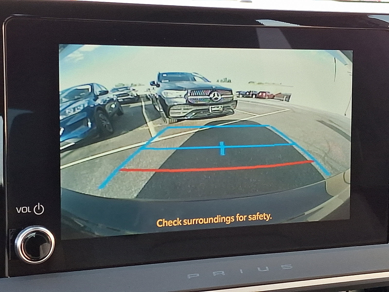 Used 2025 Toyota Prius LE FWD image 19
