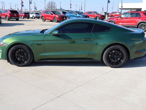 Used 2022 Ford Mustang GT image 9
