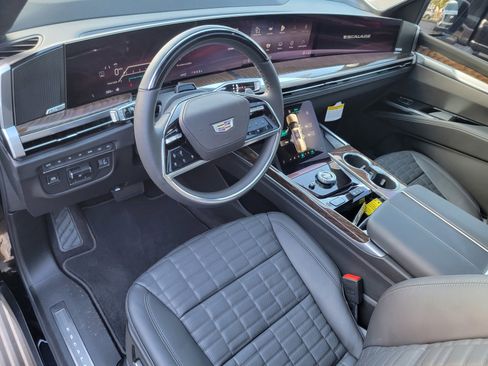 Used 2025 Cadillac Escalade Sport Platinum w/ LPO, ONYX Package image 14