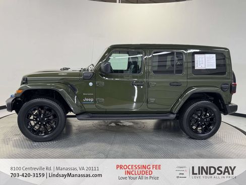 Used 2023 Jeep Wrangler Unlimited Sahara w/ Cold Weather Group AWD/4WD image 6