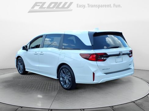 New 2026 Honda Odyssey Touring image 5