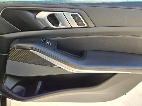 Used 2022 BMW X5 M50i w/ Premium Package image 21