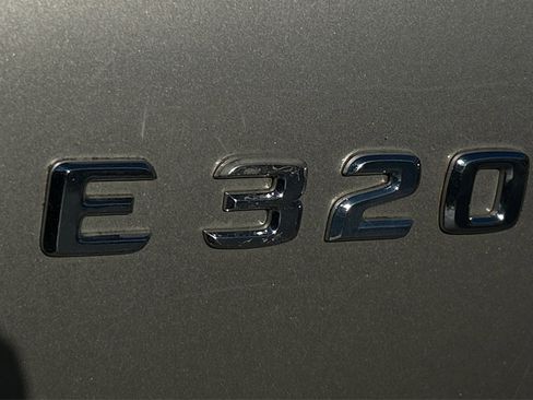 Used 2000 Mercedes-Benz E 320 Sedan image 30