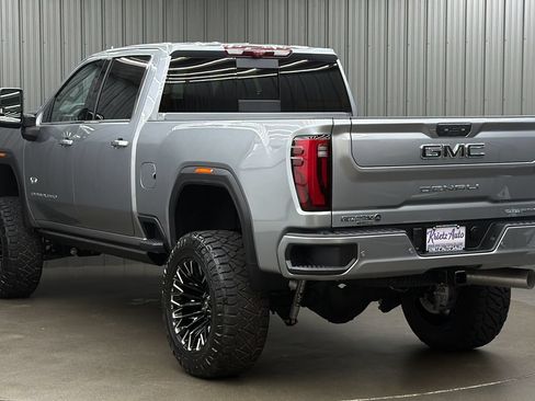 Used 2026 GMC Sierra 3500 Denali Ultimate AWD/4WD image 3
