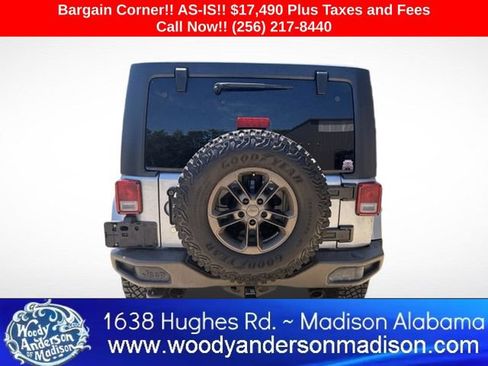Used 2016 Jeep Wrangler Unlimited Sahara AWD/4WD image 5