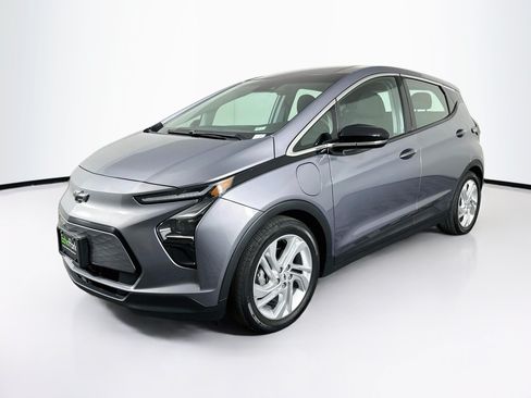Used 2023 Chevrolet Bolt LT FWD image 3