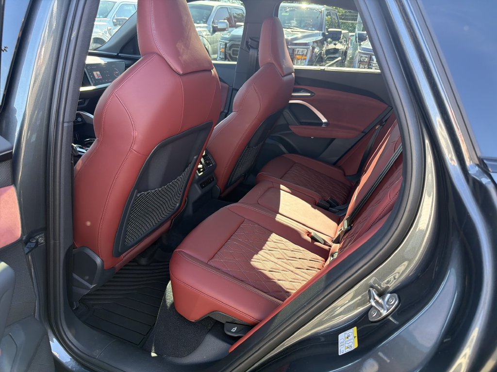 Used 2025 Audi SQ5 Prestige AWD/4WD image 16