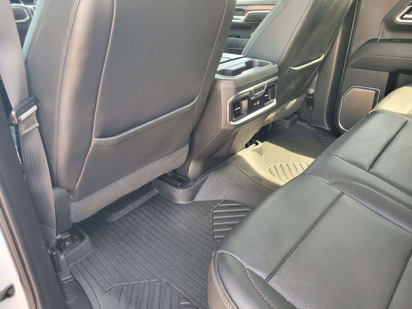 Used 2024 GMC Sierra 3500 Denali AWD/4WD image 11