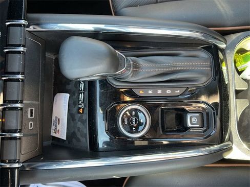 Used 2023 GMC Canyon AT4 w/ AT4 Premium Package image 20