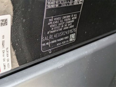 Used 2024 Land Rover Discovery Dynamic SE image 22