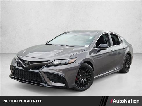 Used 2024 Toyota Camry SE FWD image 1