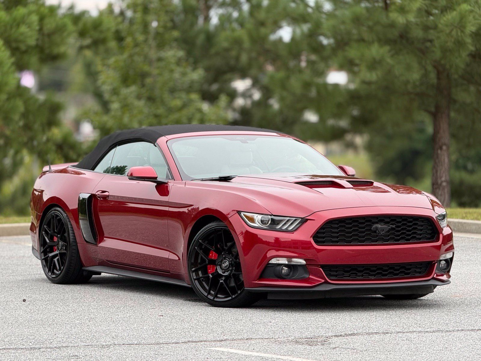 Used 2017 Ford Mustang Premium RWD image 13