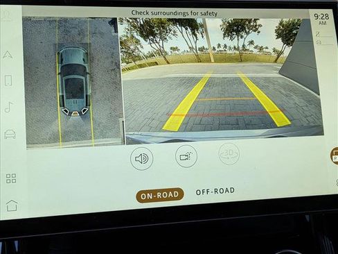 Used 2023 Land Rover Range Rover Sport SE Dynamic image 11