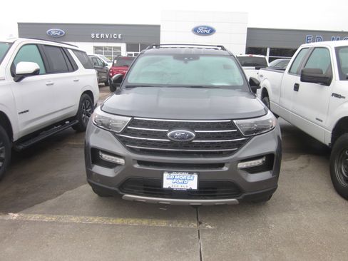 Used 2023 Ford Explorer XLT w/ Equipment Group 202A image 2