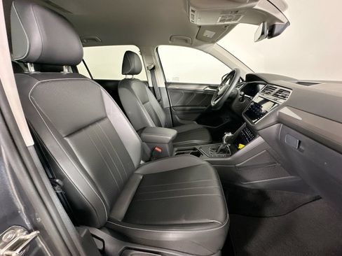 Used 2023 Volkswagen Tiguan SE FWD image 41