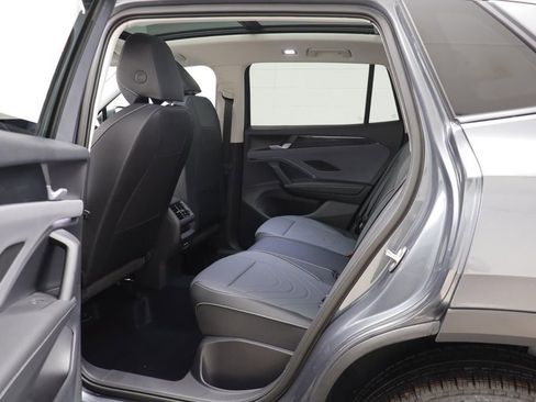 New 2026 Volkswagen Tiguan SE w/ Panoramic Sunroof Package image 14