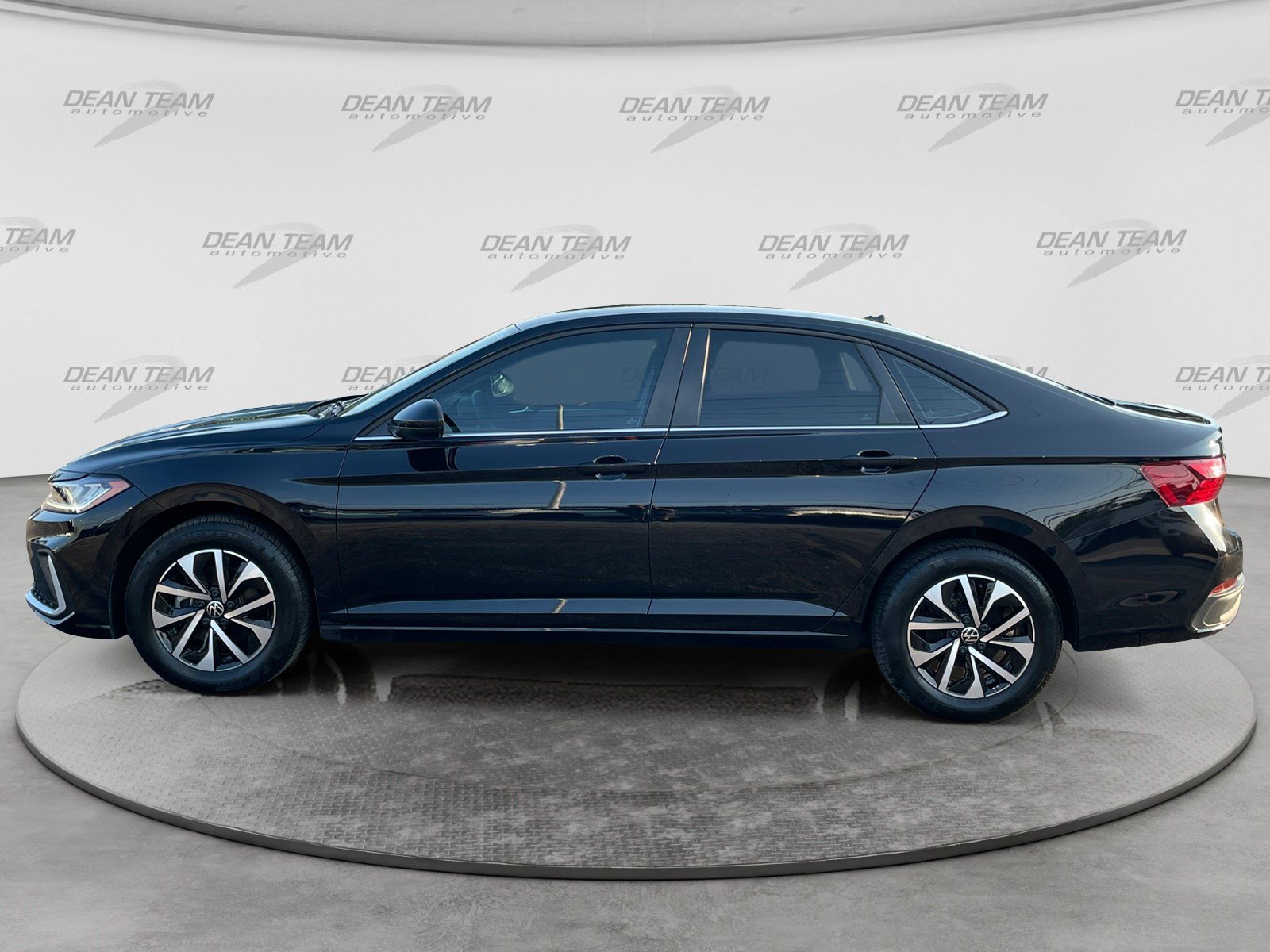 Used 2025 Volkswagen Jetta S FWD image 4