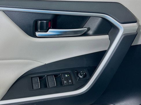 Certified 2025 Toyota RAV4 XLE Premium image 18