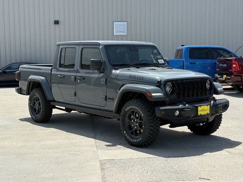 New 2025 Jeep Gladiator Willys image 2