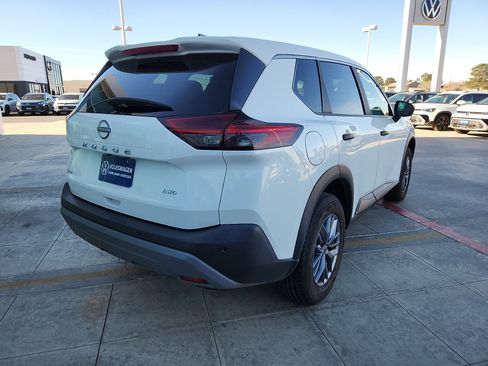 Used 2023 Nissan Rogue S image 7
