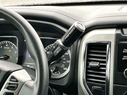 Used 2018 Nissan Titan SV AWD/4WD image 21