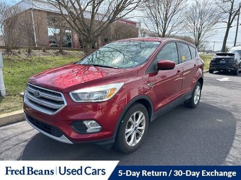 Used 2017 Ford Escape SE image 3