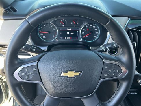Used 2023 Chevrolet Traverse LT AWD/4WD image 15
