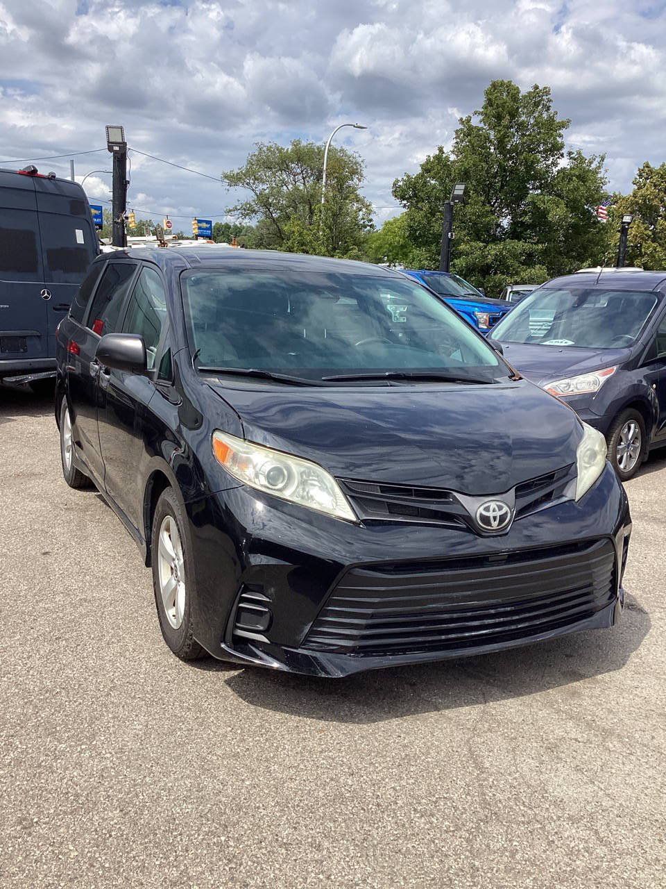 Used 2020 Toyota Sienna L FWD image 10