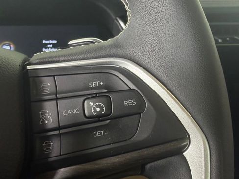 Used 2024 Jeep Grand Cherokee Limited AWD/4WD image 20