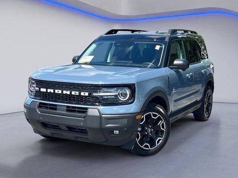 Certified 2025 Ford Bronco Sport Outer Banks w/ Outer Banks Tech Package+ AWD/4WD image 2