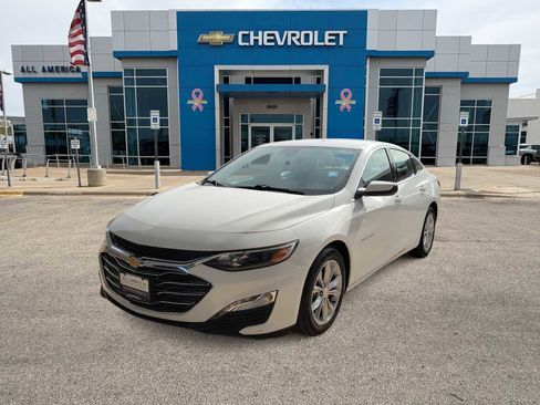 Used 2024 Chevrolet Malibu LT FWD image 1