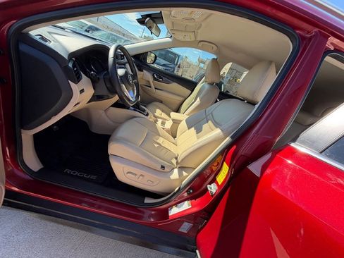 Used 2019 Nissan Rogue SV image 16