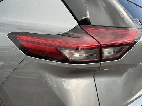 Used 2024 Nissan Rogue SL w/ SL Premium Package FWD image 8