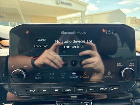 Used 2022 Nissan Pathfinder Platinum w/ Cargo Package AWD/4WD image 32