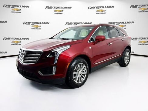 Used 2017 Cadillac XT5 Luxury w/ Driver Awareness Package AWD/4WD image 3