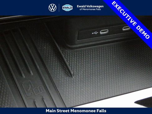 New 2025 Volkswagen Atlas Cross Sport SEL R-Line image 17