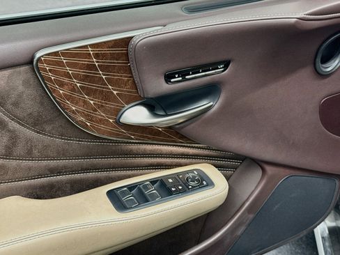 Used 2018 Lexus LS 500 w/ Interior Upgrade Package RWD image 15