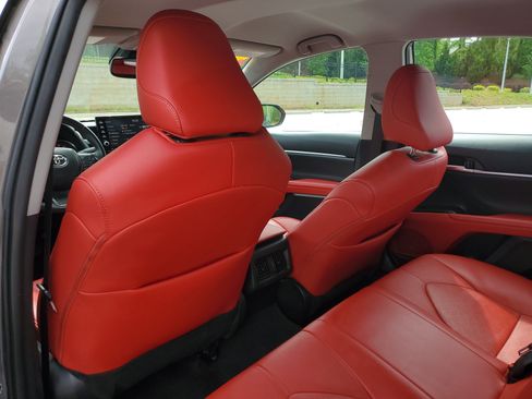 Used 2024 Toyota Camry XSE FWD image 9