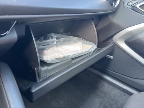 Used 2020 Chevrolet Camaro LT w/ Technology Package image 17