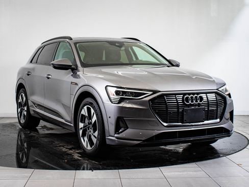 Used 2022 Audi e-tron Premium w/ Convenience Plus Package image 6