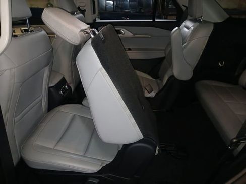 Used 2025 Ford Explorer Active w/ Active Comfort Package image 42