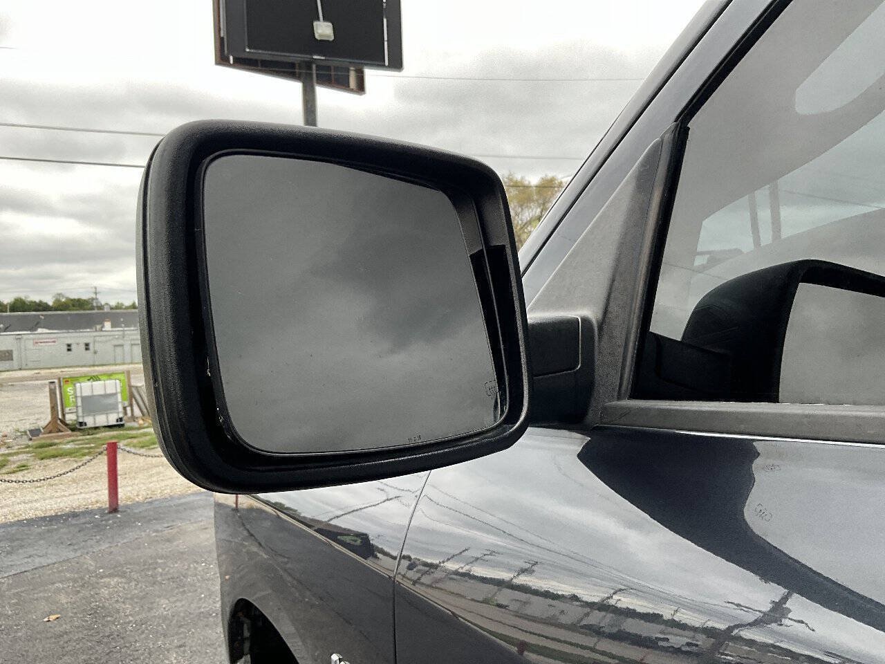 Used 2017 RAM 1500 ST w/ SXT Appearance Group AWD/4WD image 32