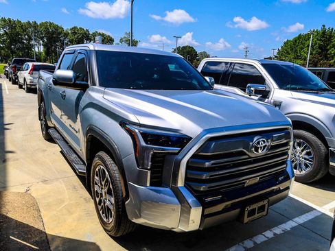 Used 2025 Toyota Tundra Limited AWD/4WD image 1